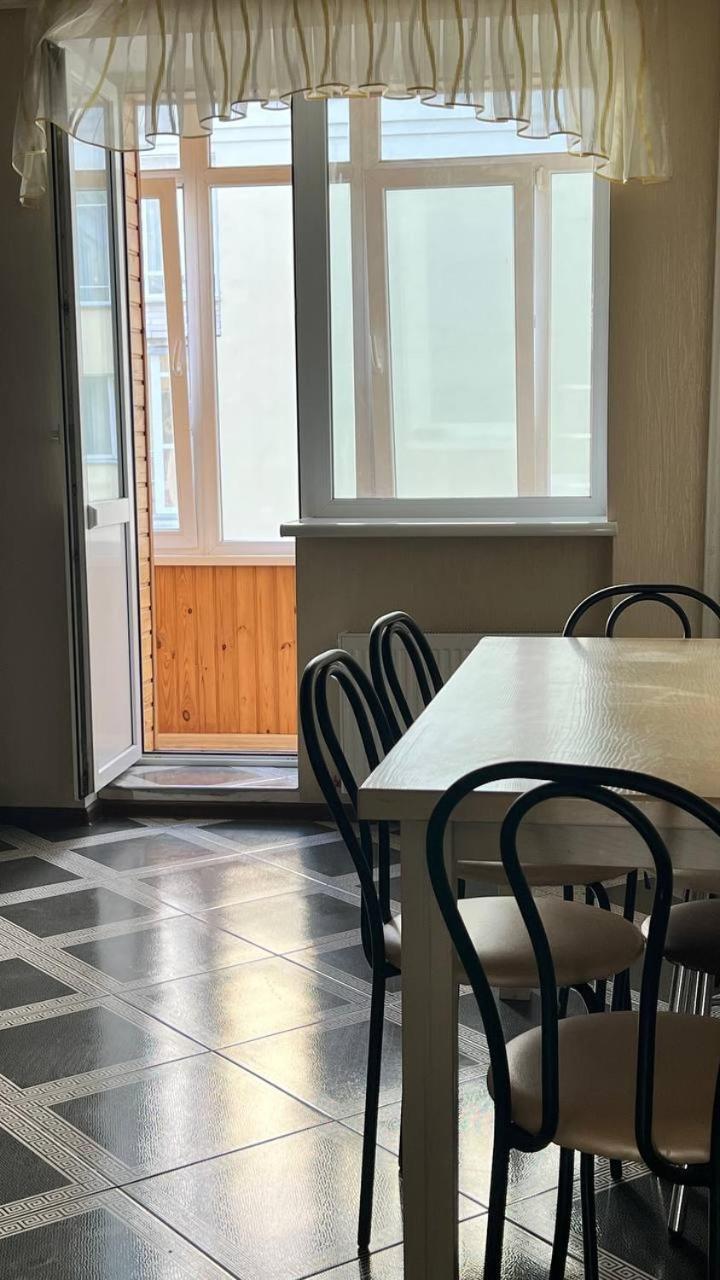 Chernigov City Apartments Na Peremohy Екстериор снимка