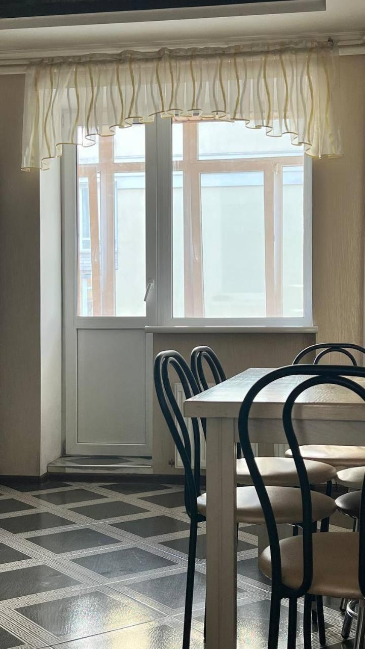 Chernigov City Apartments Na Peremohy Екстериор снимка