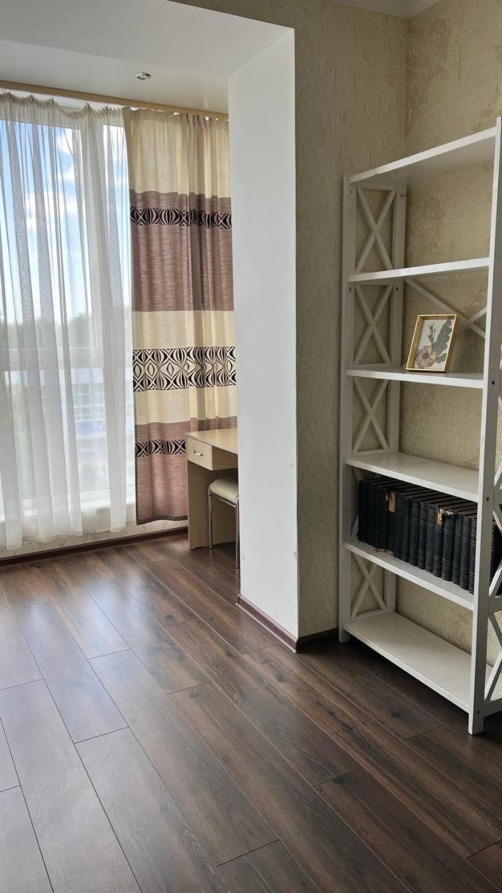 Chernigov City Apartments Na Peremohy Екстериор снимка