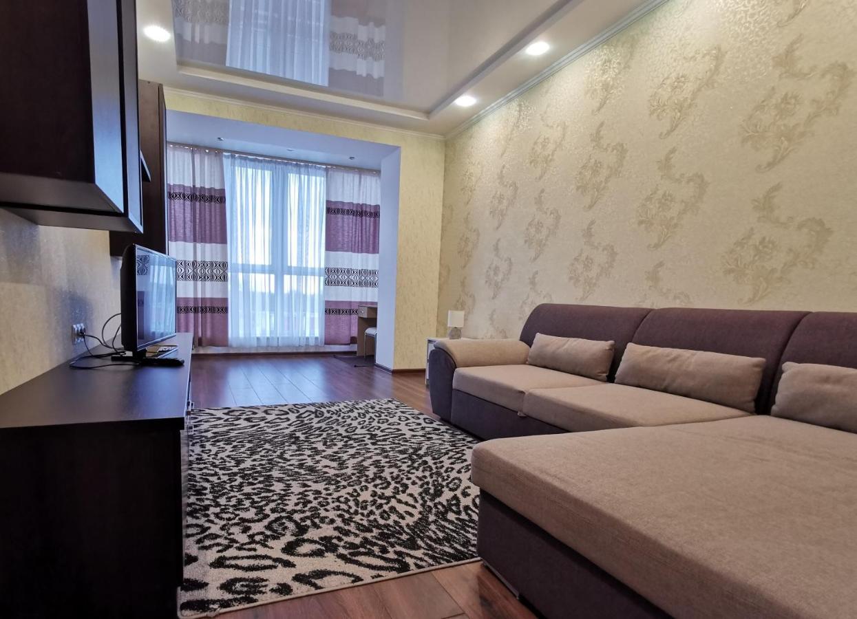 Chernigov City Apartments Na Peremohy Екстериор снимка